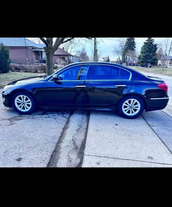 2012 Hyundai Genesis - Image 6 of 8