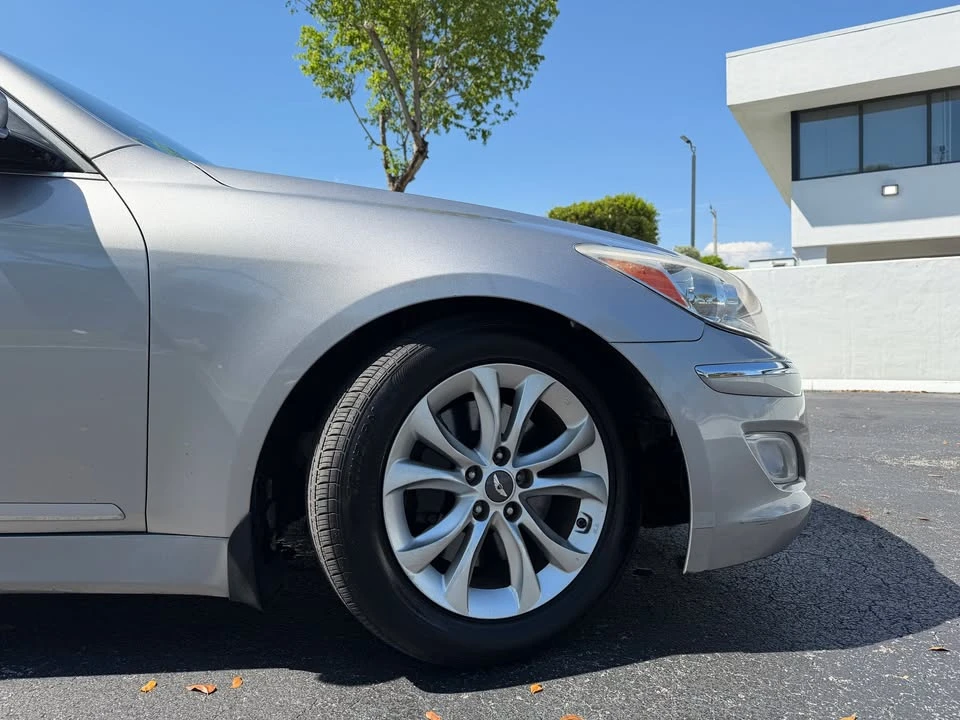 2012 Hyundai Genesis - Image 18 of 19