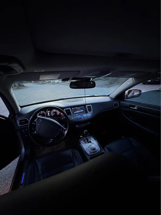 2012 Hyundai Genesis - Image 9 of 11
