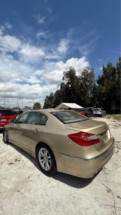 2012 Hyundai Genesis - Image 5 of 12