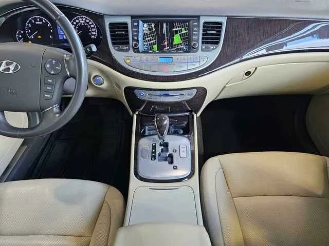 2012 Hyundai Genesis - Image 7 of 10