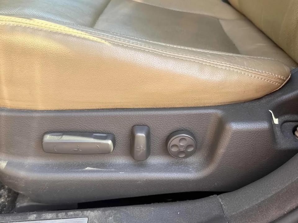 2012 Hyundai Genesis - Image 11 of 12