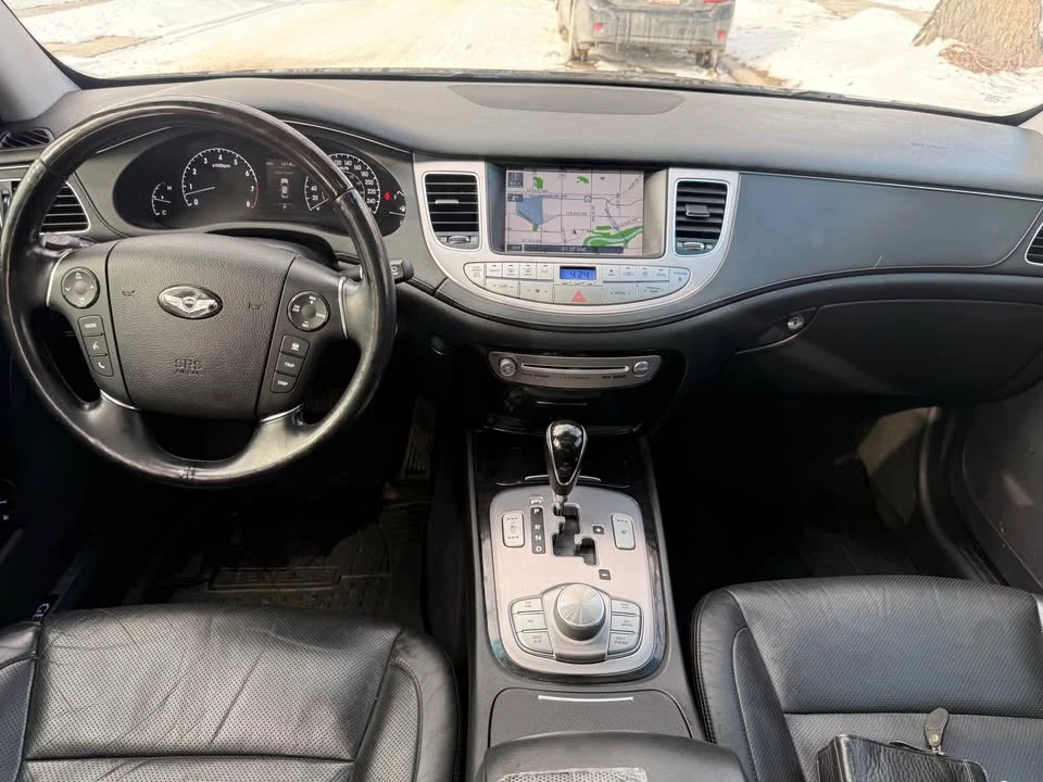 2012 Hyundai Genesis - Image 8 of 12