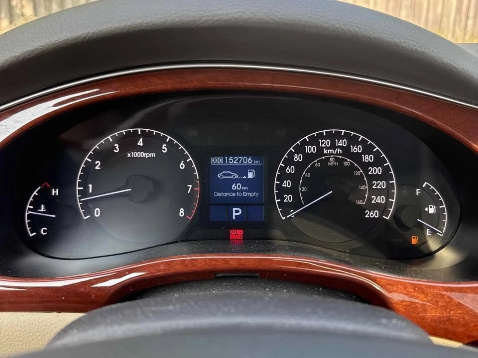 2012 Hyundai Genesis - Image 8 of 12
