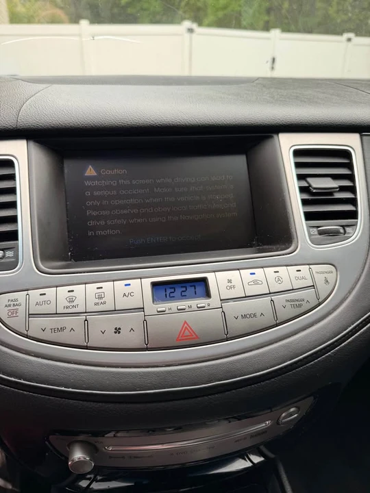 2012 Hyundai Genesis - Image 6 of 6