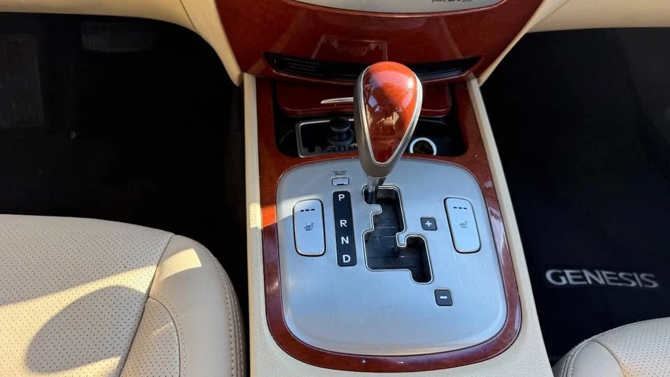 2012 Hyundai Genesis - Image 12 of 20