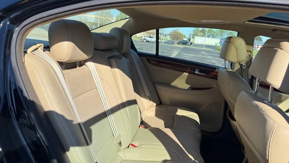 2012 Hyundai Genesis - Image 16 of 20