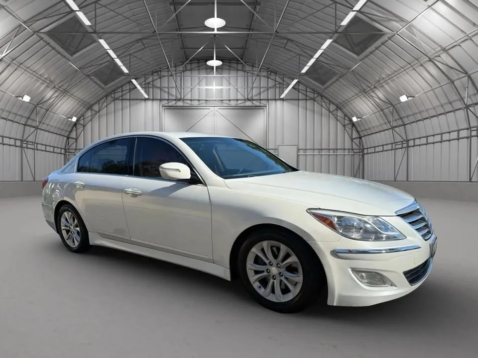 2012 Hyundai Genesis - Image 2 of 11