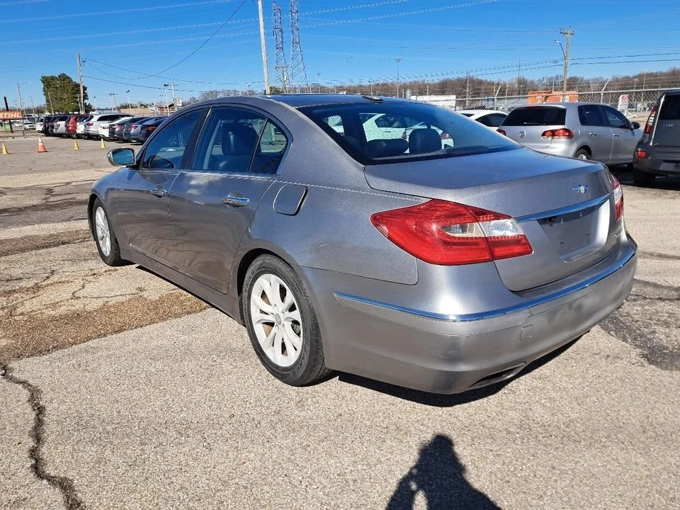 2012 Hyundai Genesis - Image 7 of 17