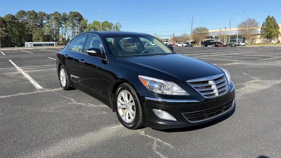 2012 Hyundai Genesis - Image 2 of 20