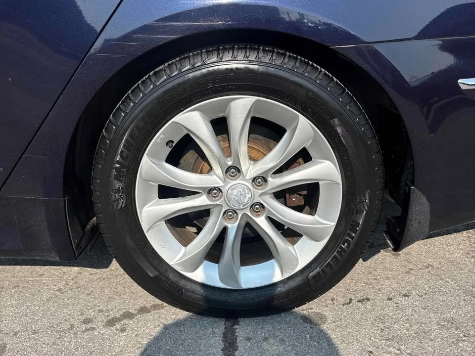 2012 Hyundai Genesis - Image 6 of 12