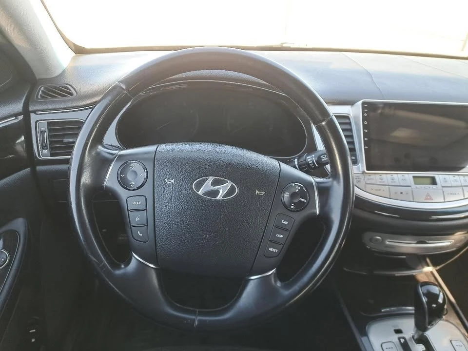 2012 Hyundai Genesis - Image 16 of 17