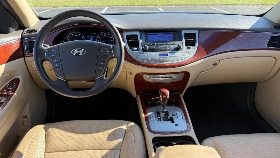 2012 Hyundai Genesis - Image 11 of 20