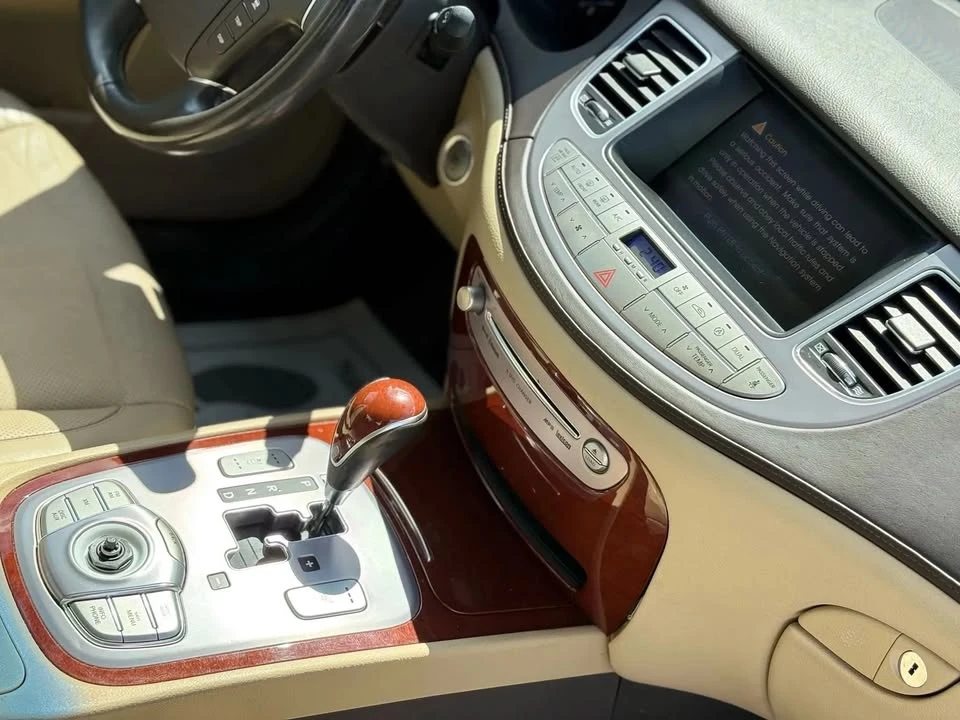 2012 Hyundai Genesis - Image 12 of 14