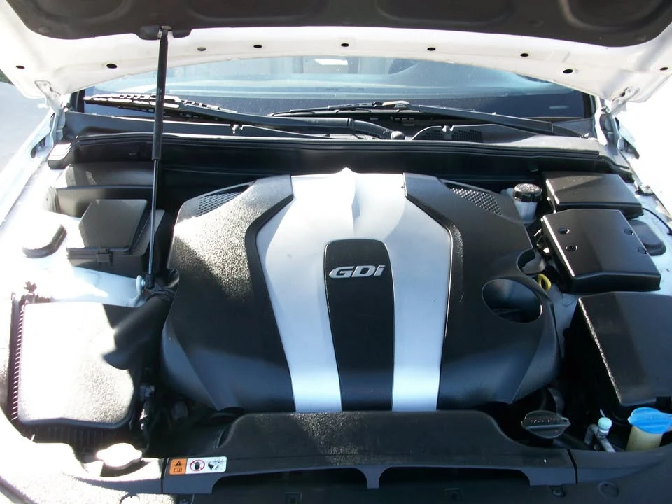 2012 Hyundai Genesis - Image 18 of 18