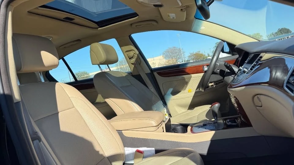 2012 Hyundai Genesis - Image 19 of 20