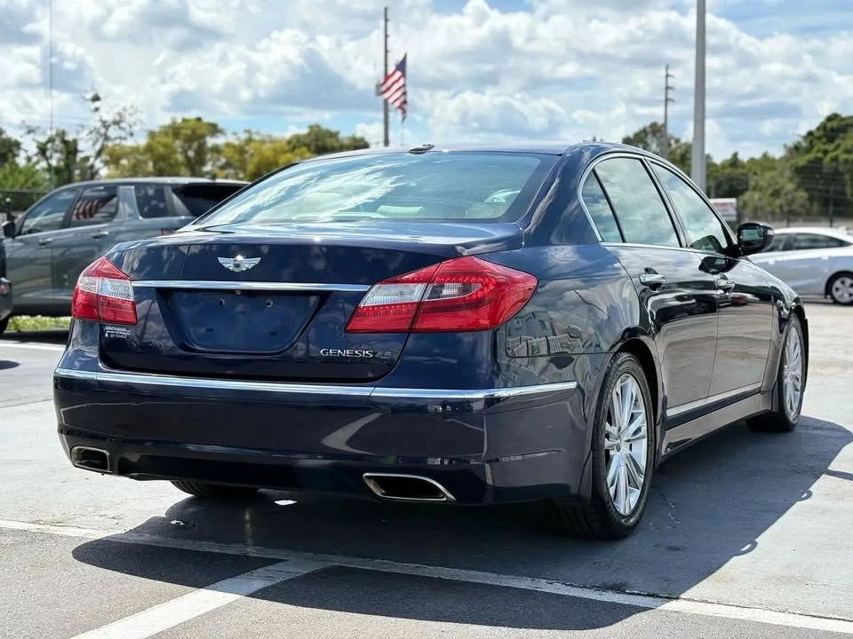 2012 Hyundai Genesis - Image 8 of 14