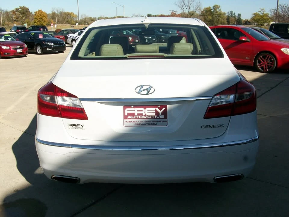 2012 Hyundai Genesis - Image 7 of 18