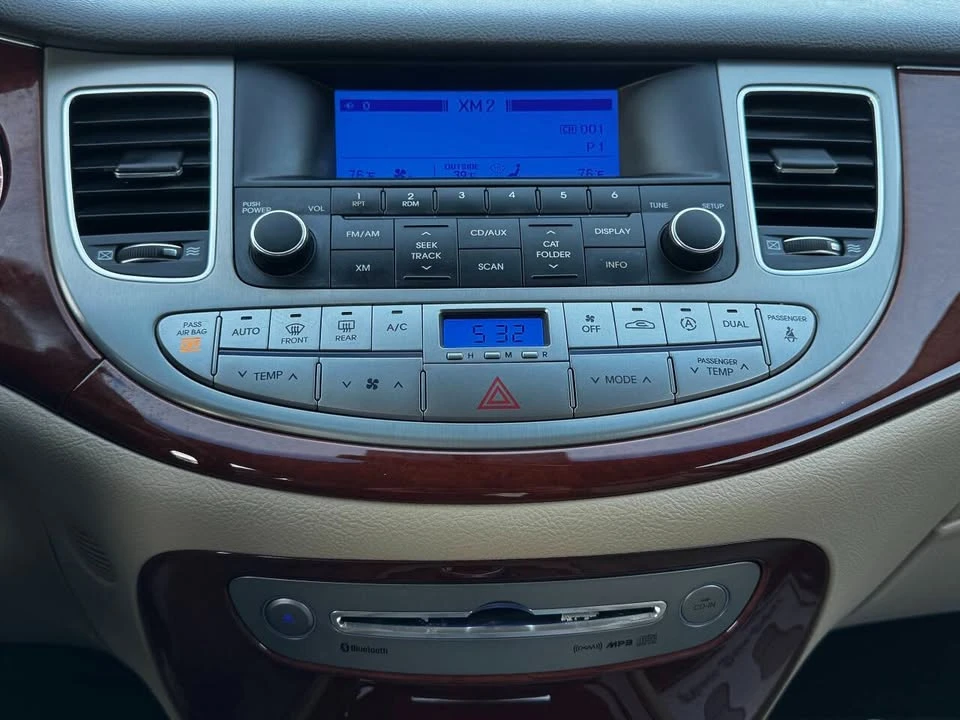 2012 Hyundai Genesis - Image 12 of 14