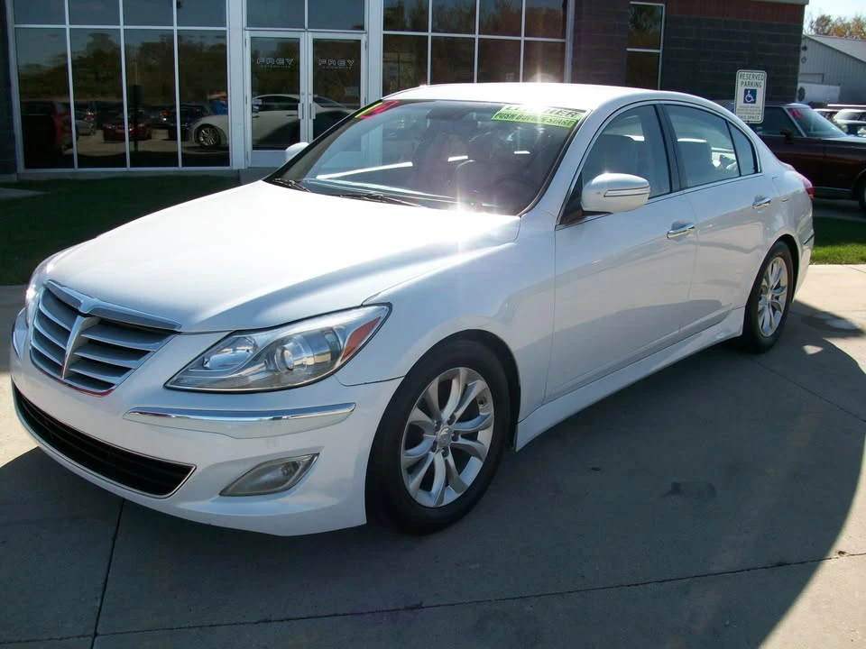 2012 Hyundai Genesis - Image 2 of 18