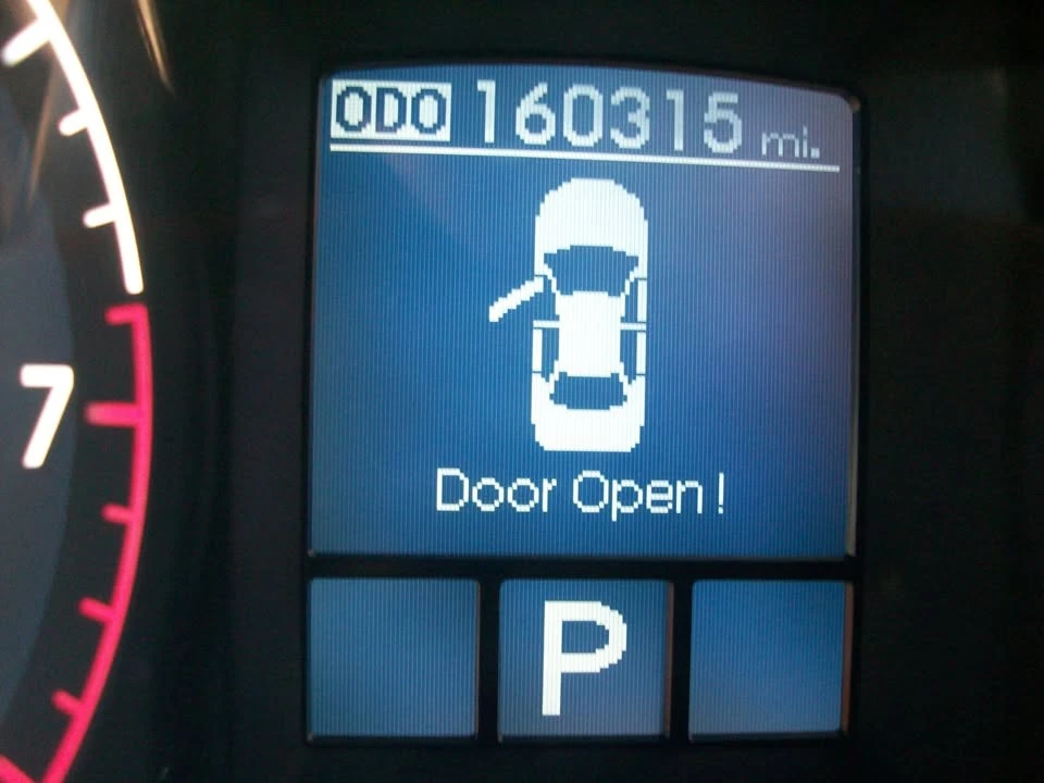 2012 Hyundai Genesis - Image 16 of 18