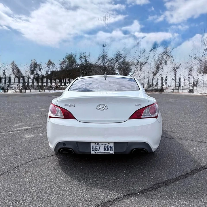 2012 Hyundai Genesis - Image 4 of 11