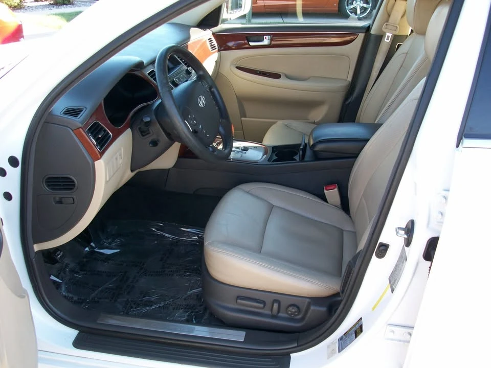 2012 Hyundai Genesis - Image 11 of 18