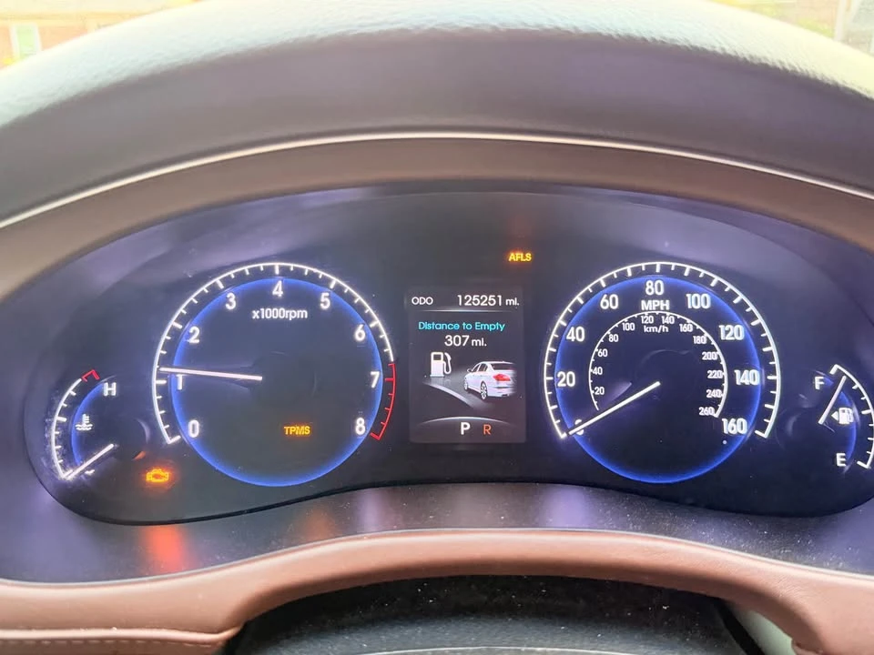 2012 Hyundai Genesis - Image 11 of 11