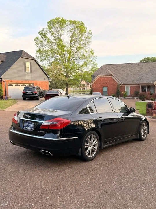 2012 Hyundai Genesis - Image 5 of 11