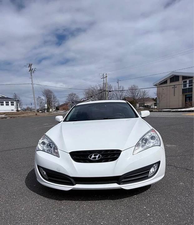 2012 Hyundai Genesis - Image 5 of 11