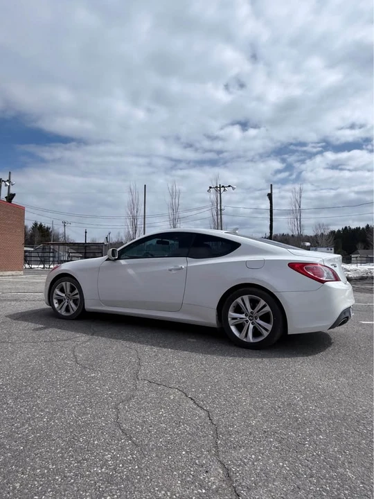 2012 Hyundai Genesis - Image 11 of 11