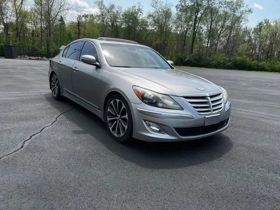 2012 Hyundai Genesis - Image 2 of 20