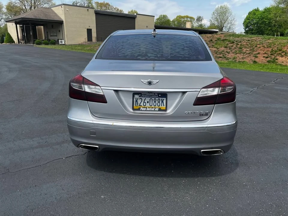 2012 Hyundai Genesis - Image 5 of 20