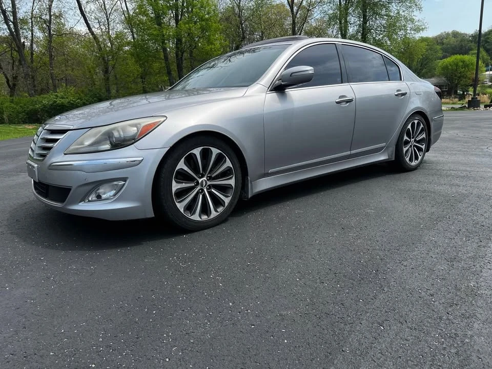 2012 Hyundai Genesis - Image 7 of 20