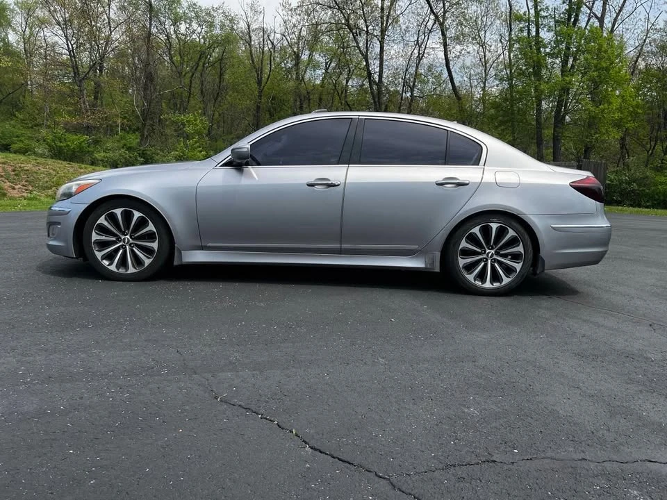 2012 Hyundai Genesis - Image 8 of 20