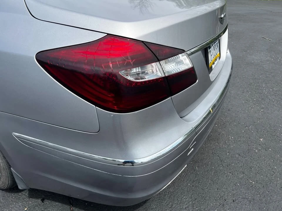 2012 Hyundai Genesis - Image 15 of 20