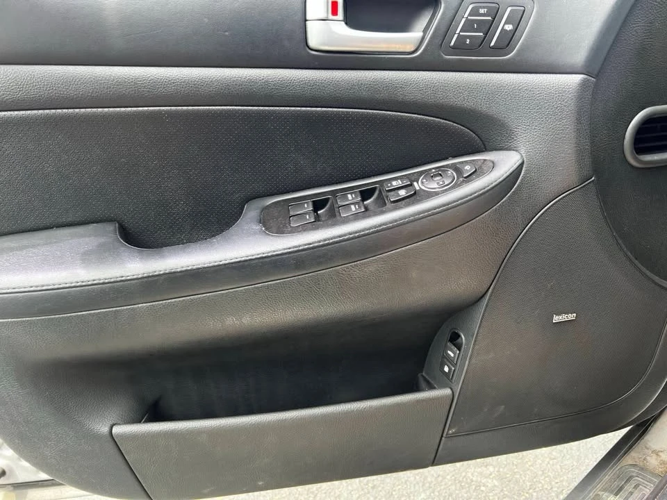 2012 Hyundai Genesis - Image 16 of 20