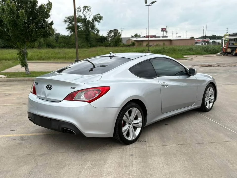 2012 Hyundai Genesis - Image 6 of 10