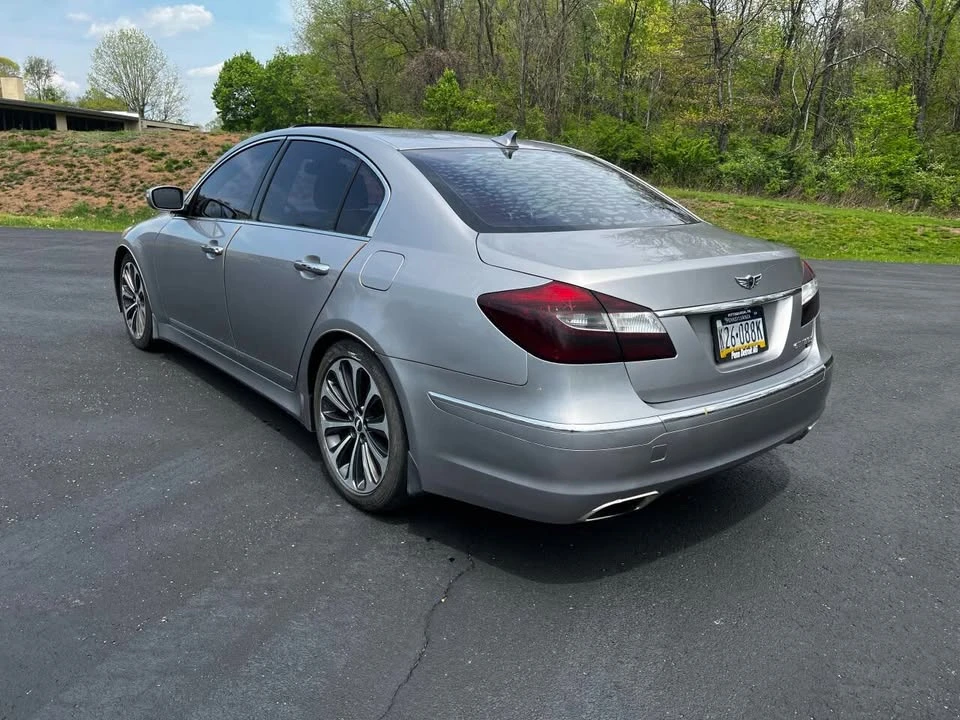 2012 Hyundai Genesis - Image 9 of 20