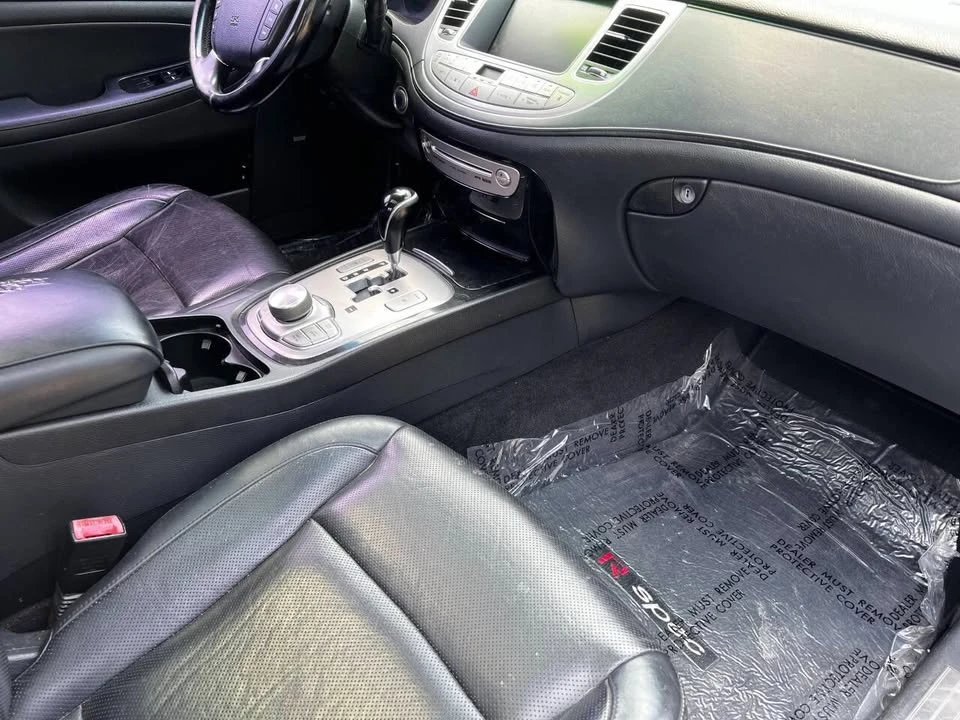 2012 Hyundai Genesis - Image 17 of 20