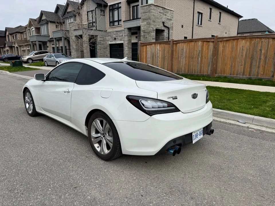 2012 Hyundai Genesis Coupe - Image 5 of 14