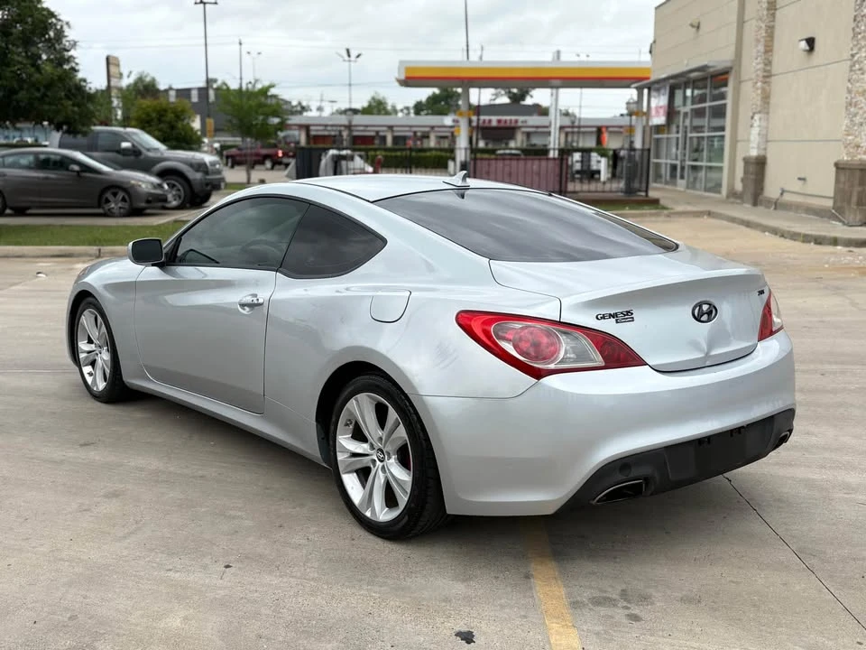 2012 Hyundai Genesis - Image 2 of 16