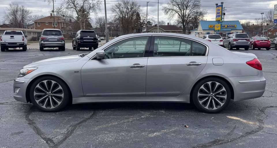 2012 Hyundai Genesis - Image 3 of 12