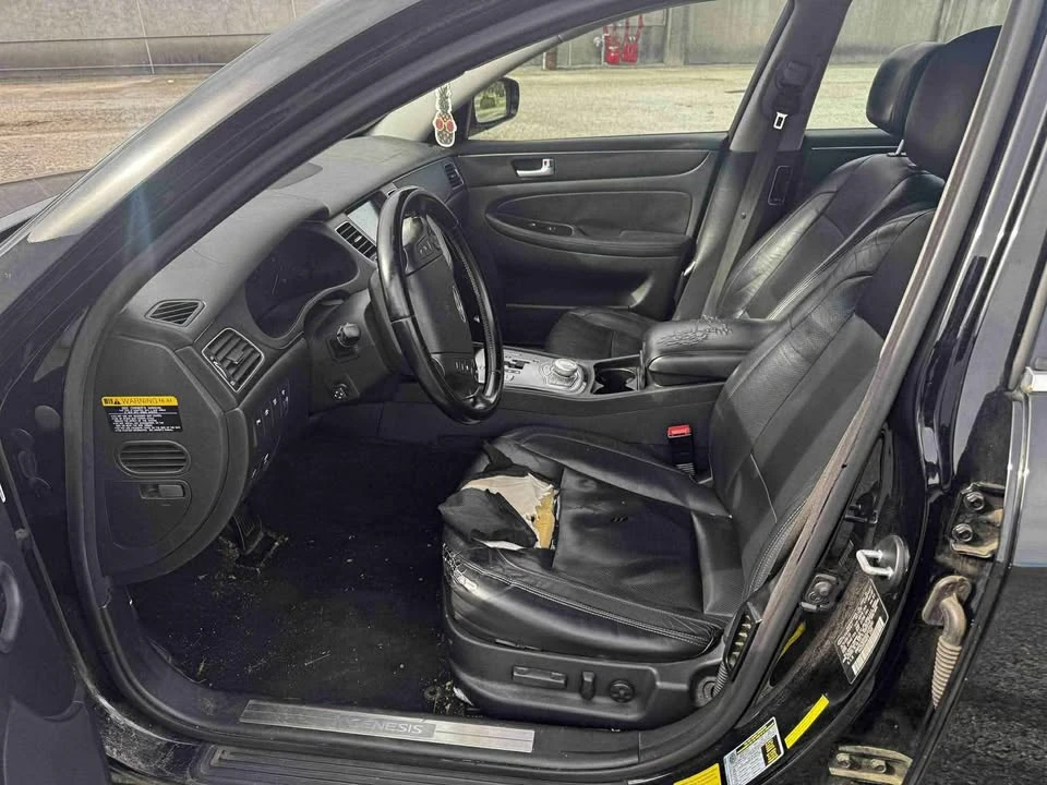 2012 Hyundai Genesis - Image 7 of 12