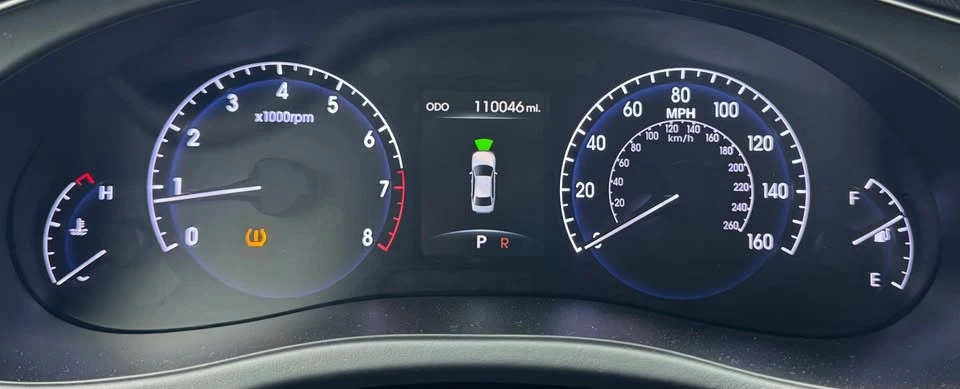 2012 Hyundai Genesis - Image 11 of 12