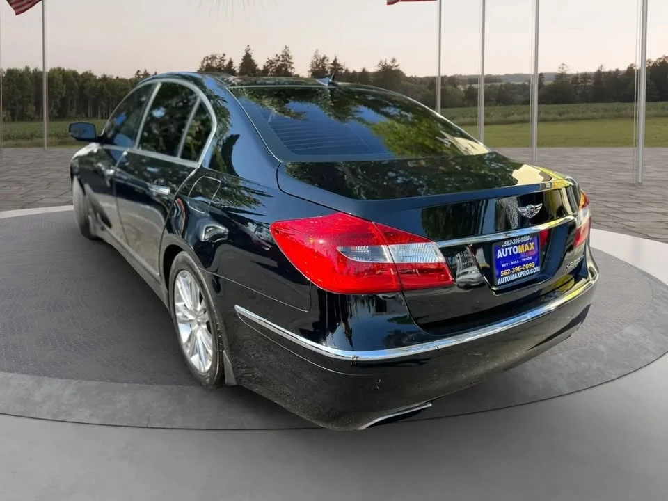 2012 Hyundai Genesis - Image 12 of 20