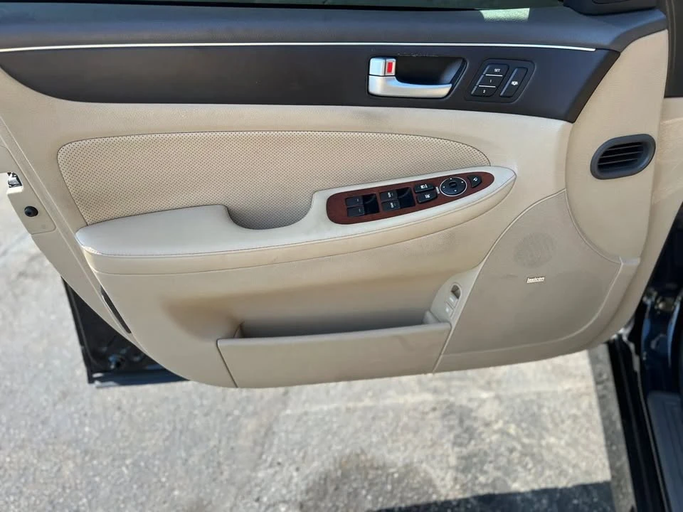 2012 Hyundai Genesis - Image 18 of 20