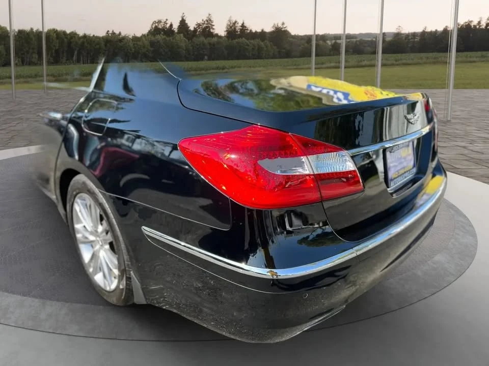 2012 Hyundai Genesis - Image 9 of 20