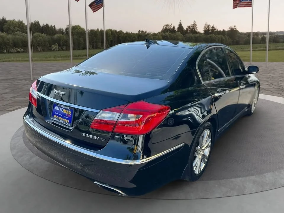2012 Hyundai Genesis - Image 11 of 20