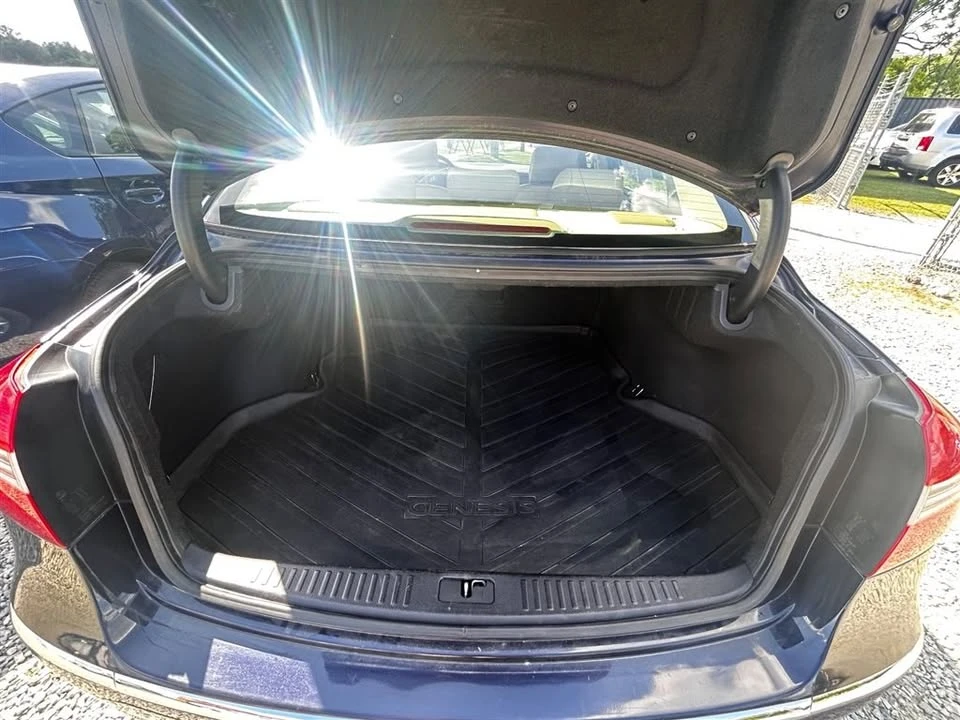 2012 Hyundai Genesis - Image 10 of 20